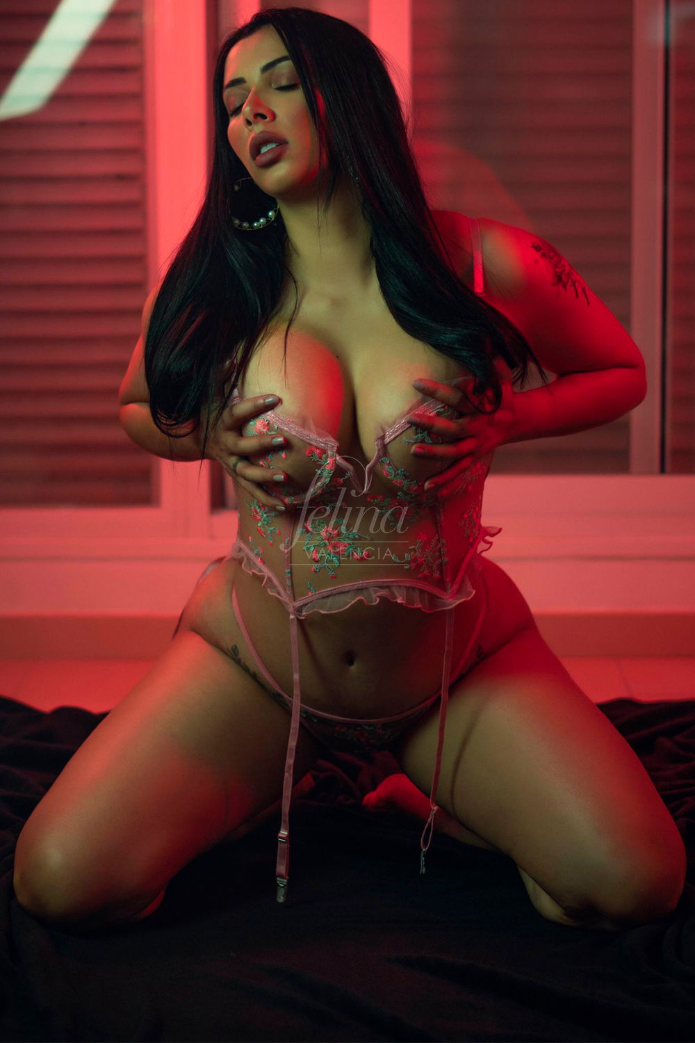 Brazilian Escort a Hotel Escort